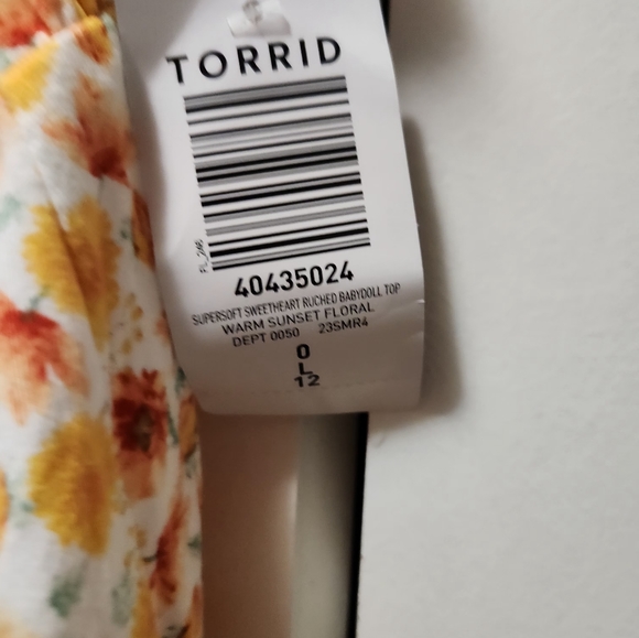 Torrid Tank size 0 - Picture 2 of 3